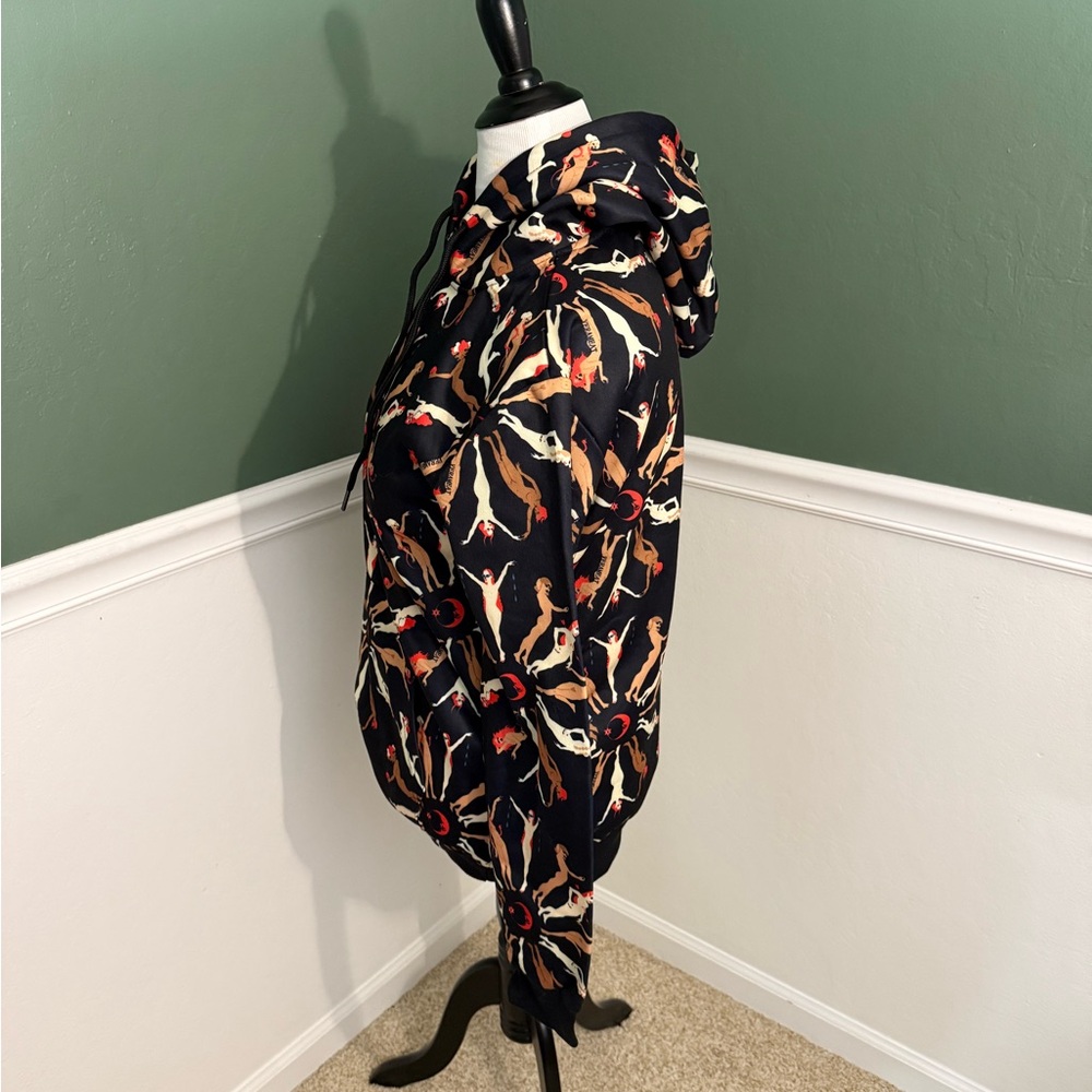 VERAMEAT Black Graphic Hoodie with Redhead Goddess Print – Comfy Size – NWT - Picture 2 of 8